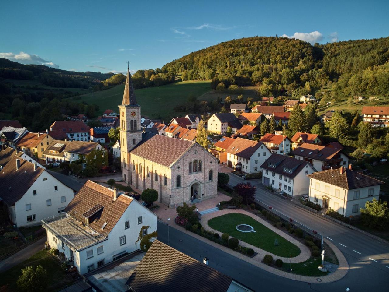 Landhotel Wilder Mann Eggingen Dış mekan fotoğraf